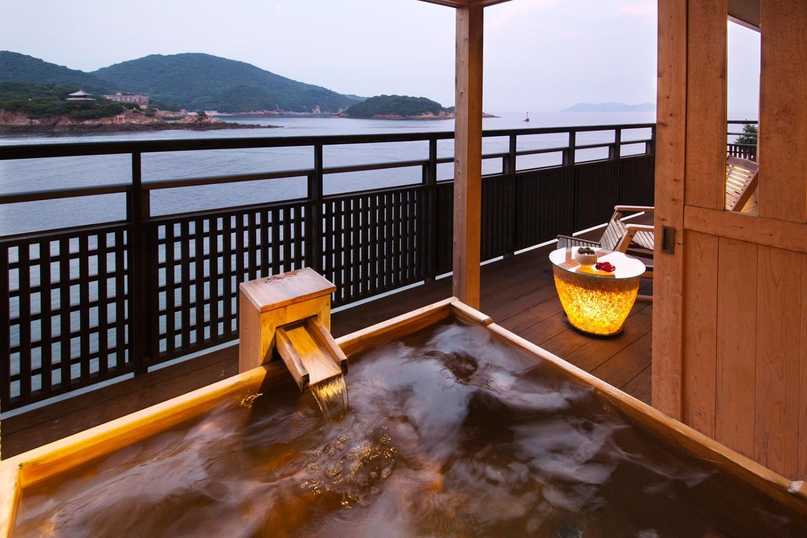 Migiwatei Ochi Kochi Hotel Tomo Bagian luar foto